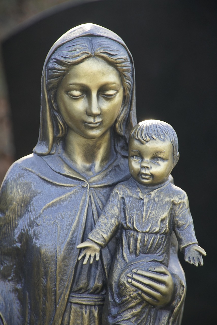 woman, child, mother, sculpture, bronze, mary, madonna